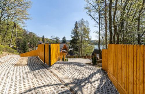 Grodek Nad Dunajcem House | Cozy Domek Rożnów: Oceanfront Retreat with Pet-Friendly Perks