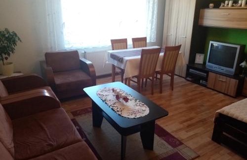 Relov House | Child-Friendly Domek: Highly Rated Getaway at 9.2/10