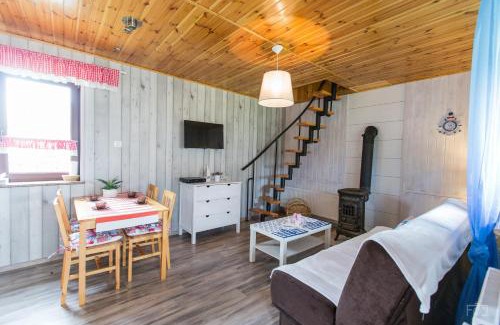 Wrzescie Cabin | Oceanfront Retreat at Domek Letniskowy u Anki Leba