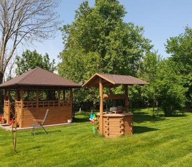 gmina Stary Lubotyn House | Delightful Domek u Czesi: Oceanfront with Pool & Pet-Friendly