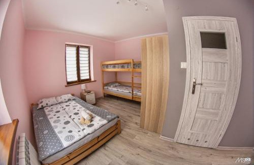 Zator House | Oceanfront Retreat: Domek u Mai with Child-Friendly Amenities