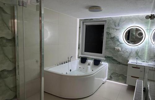 Duszniki Zdroj House | Pet-Friendly Retreat at Domek w Dusznikach with Hot Tub
