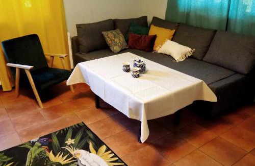 Miedzylesie Apartment | Cozy Domek w górach: Guest Rated 9.7 & Pet Friendly