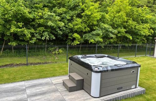 gmina Platerow Villa | Domek z Sauną i Jacuzzi Leśne SPA