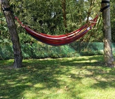 Zator House | Cozy Domek Zacisze: Eco-Friendly Getaway with Hot Tub
