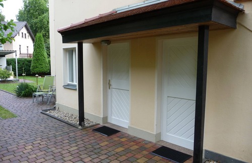 Kleinzschachwitz Apartment | Guest Rated 10/10: Domicile at the Elbe with Pool & Breakfast