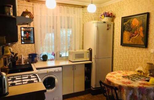 Lyutizh House | Discover Domik v lesy: Pet-Friendly Retreat with Ocean Views