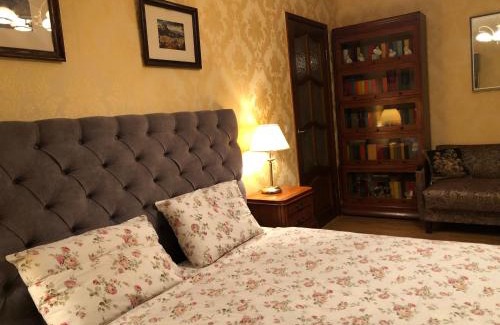Lyutizh House | Discover Domik v lesy: Pet-Friendly Retreat with Ocean Views
