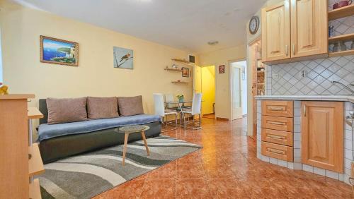 Mareda Apartment | Top-Rated Domili Hotel: Family-Friendly Getaway Awaits