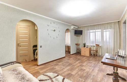 Dzerzhyns'kyi District Apartment | Pet-Friendly Comfort at Domino Apartments: Rated 9.4/10