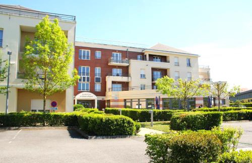 Saint-Doulchard Apartment | Explore Domitys Le Côteau d'Argent: Pet-Friendly Oasis