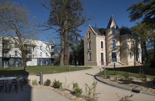 Parthenay Apartment | Discover Domitys Le Château des Plans: Oceanfront Bliss