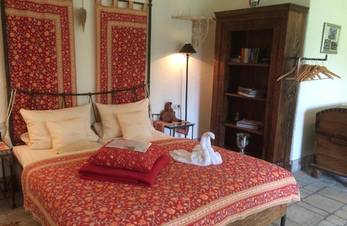 Dueren Hotel | Discover Domizil Hotel Düren "Kastanienhof": Pet-Friendly Retreat