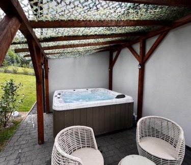 Grodek Nad Dunajcem Resort | Relax at Domki&Apartamenty Koszarka with Oceanfront Views
