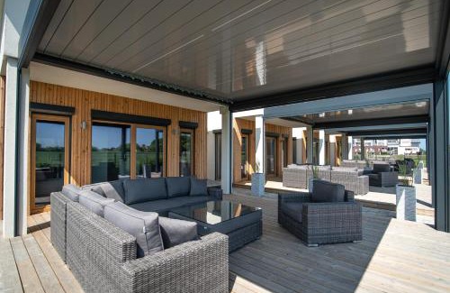 Puck House | Oceanfront Bliss at Domki Całoroczne Stella Puck - 4 Star Stay