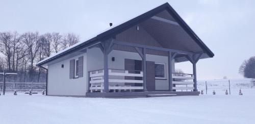Graboszyce Cabin | Top-Rated Domki Komfort: Year-Round Getaway with Breakfast
