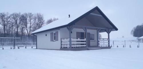 Graboszyce Cabin | Top-Rated Domki Komfort: Year-Round Getaway with Breakfast