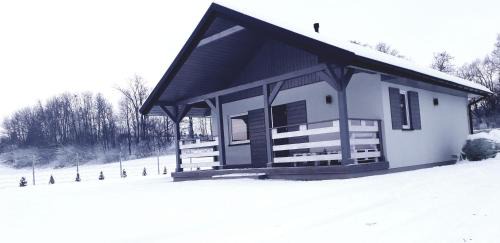 Graboszyce Cabin | Top-Rated Domki Komfort: Year-Round Getaway with Breakfast