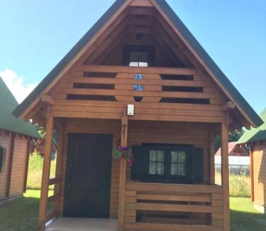 Dabki Cabin | Beachfront Retreat: Domki Letniskowe Malinka Awaits