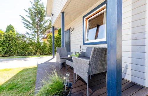 Rewal Cabin | Pet-Friendly Retreat at Domki letniskowe Modrzew