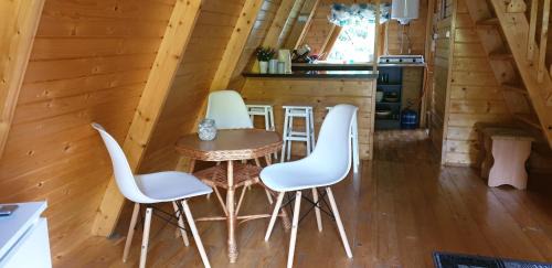Mucharz Cabin | Cozy Getaway at Domki letniskowe Pod Lasem with Breakfast