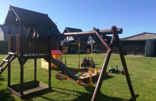 Chlapowo Cabin | Pet-Friendly Retreats at Domki letniskowe U Joli - 9.4 Rating