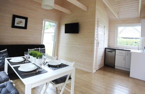 Karwienskie Bloto Drugie Cabin | Pet-Friendly Domki nad Morzem with Ocean View & Family Perks