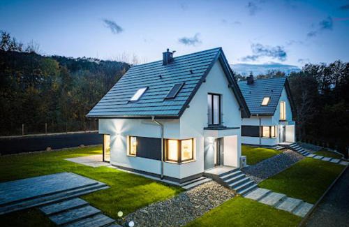 Jarnołtowek House | Child-Friendly Retreat at Domki na Wzgórzu - Rated 9.8/10