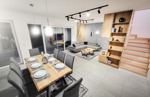 Jarnołtowek House | Child-Friendly Retreat at Domki na Wzgórzu - Rated 9.8/10