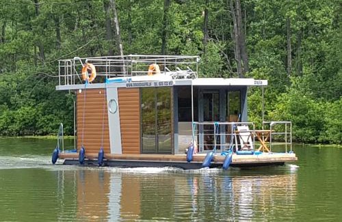 Ruciane-Nida Apartment | Guest Rated 10/10 Houseboat4U on Beautiful Mazury Lake
