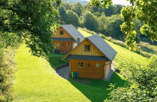 gmina Zembrzyce House | Unwind at Domki Pod Dębem with Oceanfront Views