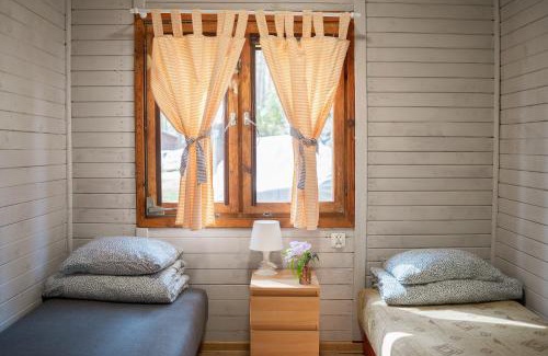 Dabie Ski Chalet | Inviting Domki-Temar Kompleks Wypoczynkowy with Ocean Views
