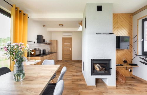 Szczawnica Ski Chalet | Experience DOMKI TU I TERAZ: Pet-Friendly Oceanfront Escape