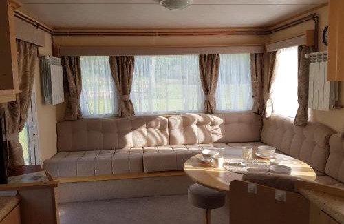 Ustrzyki Dolne Resort | Pet-Friendly Retreat at Domki u Brzeginy - Rated 9.8/10