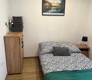 Beczkow House | Pet-Friendly Retreat at Domki u Edzi 2 with Breakfast