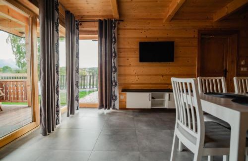 Brzegi Ski Chalet | Experience Domki w górach "U Misia" with Hot Tub & Pets Welcome