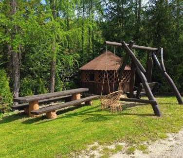 Baligrod Resort | Ideal Retreat: Domki Zacisze nad wodą - Pet & Child Friendly
