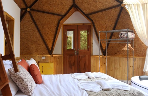 Sapucai-Mirim Ski Chalet | Relaxing Domo Geodésico with Hot Tub and Lake Views