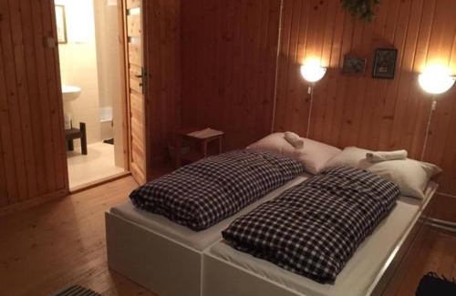 Zdiar House | Cozy DomPodNiebem: Kid-Friendly Retreat with Kitchen Access