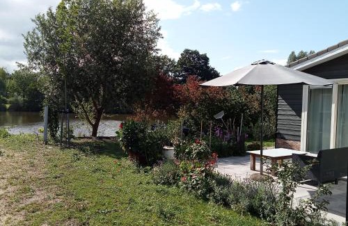 Utrecht House | Family-Friendly Domstad Resort Utrecht with Kitchen Amenities
