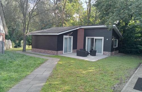 Utrecht House | Family-Friendly Domstad Resort Utrecht with Kitchen Amenities