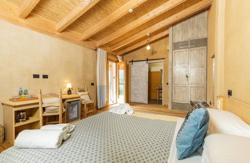 Muravera Hotel | Domu Bresca: Guest Rated 10/10 with Family-Friendly Amenities