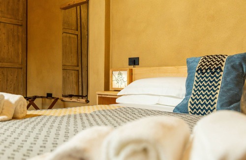 Muravera Hotel | Domu Bresca: Guest Rated 10/10 with Family-Friendly Amenities