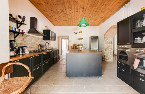 Villaggio delle Mimose House | Domu Prexada: Spacious Villa with Pool & Ocean View