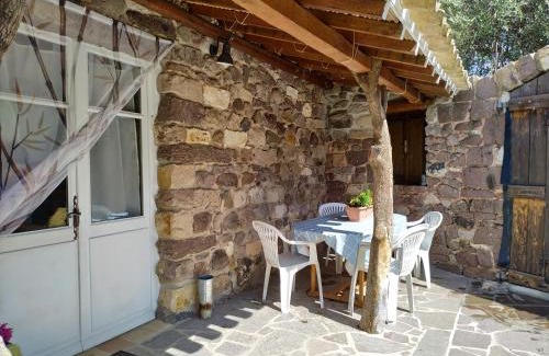 San Giovanni Suergiu Apartment | Tranquil Domus Antiga Appartamenti with Ocean Views