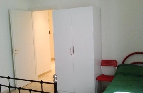 Vomero Bed & Breakfast | Pet-Friendly Retreat at Domus Aurea with Breakfast Included