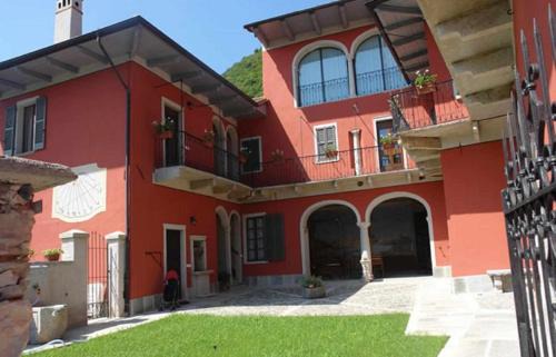 Carcegna Apartment | Scenic Domus Cusiana with Pool & Lake Views for Families
