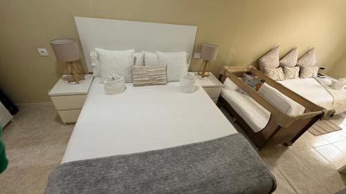 Merida Old Town Apartment | Elegant Domus Deorum: 200m from Teatro Romano, Child-Friendly