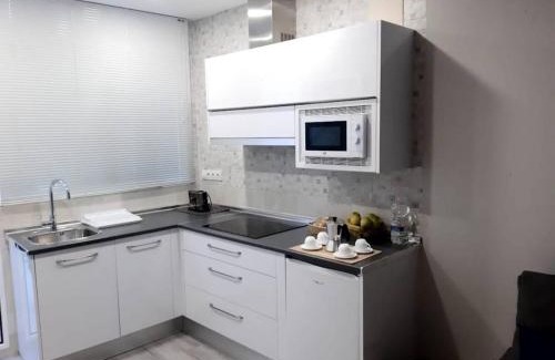 Merida Old Town Apartment | Elegant Domus Deorum: 200m from Teatro Romano, Child-Friendly