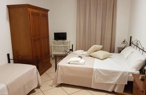San Cipriano Picentino Apartment | Discover Domus Elisa: Family-Friendly with Breakfast & Kitchen